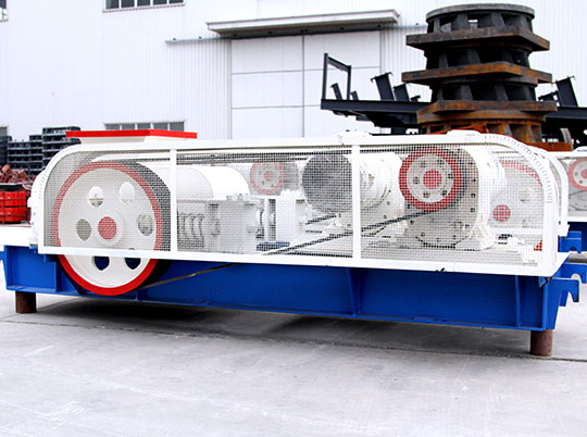 如何選擇對(duì)輥式破碎機(jī)軸承？