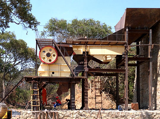 紅星解析：成套石料設(shè)備中常用到的破碎設(shè)備都有哪些？